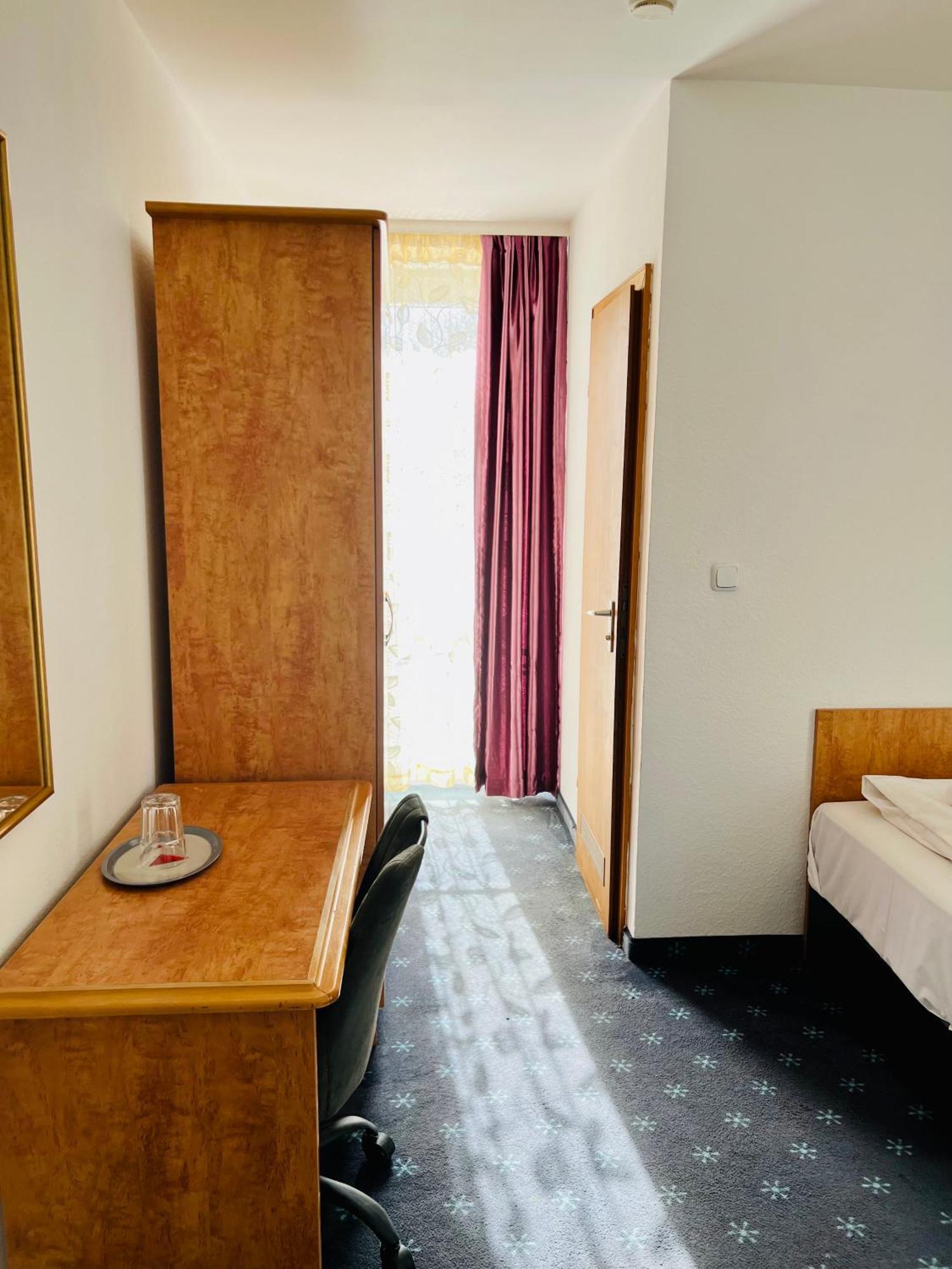Hotel Neo Cologne Bonn Airport Rösrath Екстериор снимка