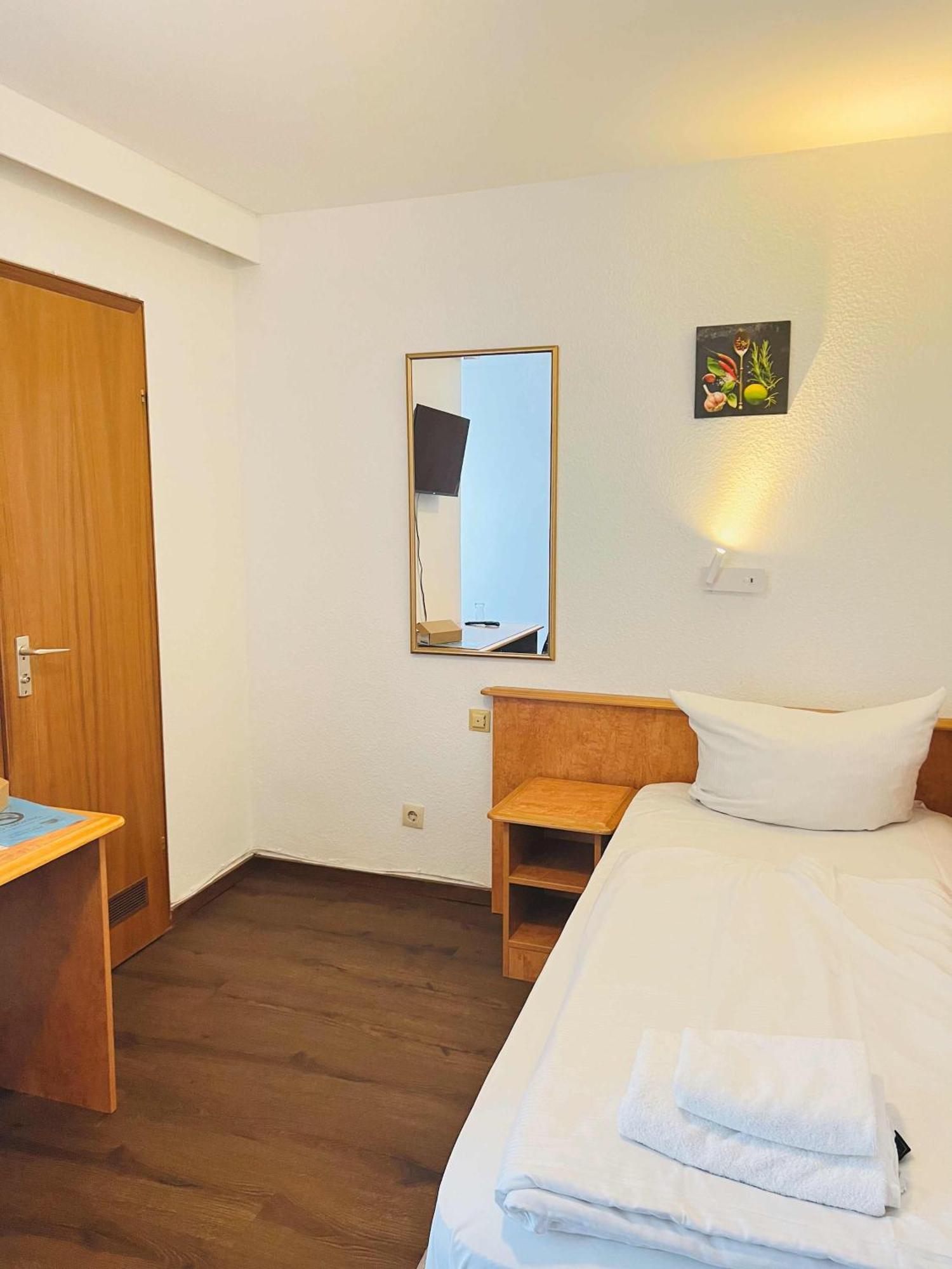 Hotel Neo Cologne Bonn Airport Rösrath Екстериор снимка